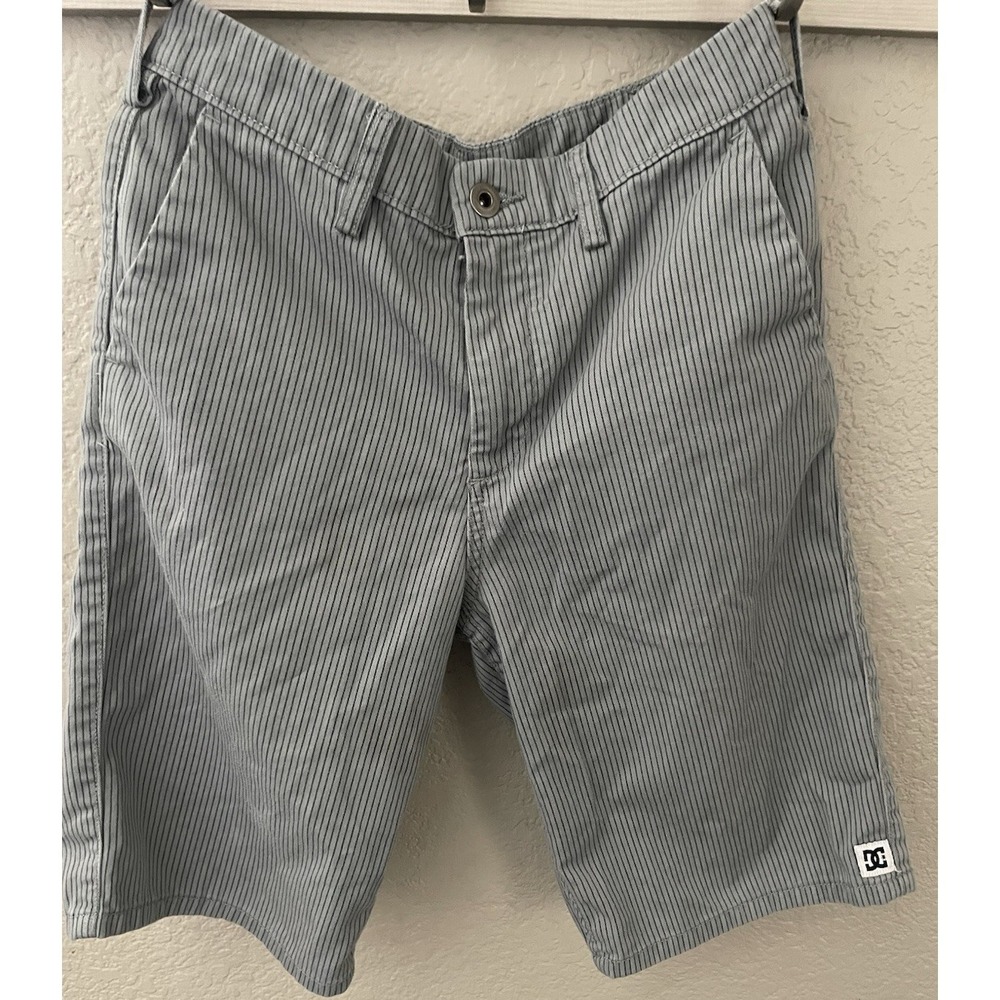 DC Shoe company Shorts size 28